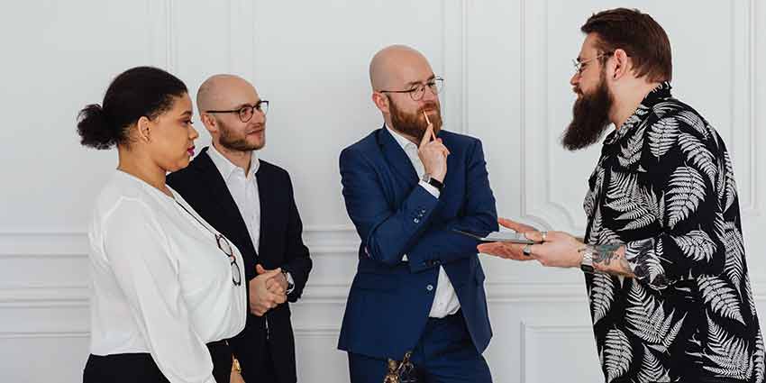 How Real Estate Agents Handle Difficult Clients in Florida