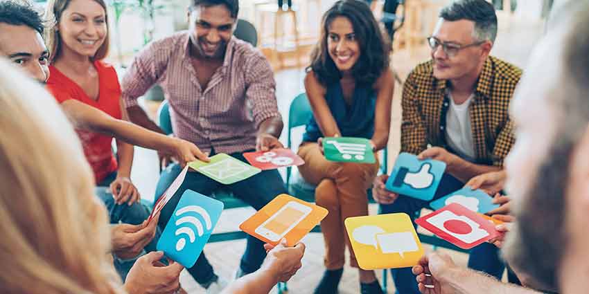 How Real Estate Agents Use Social Media to Find Clients in Florida